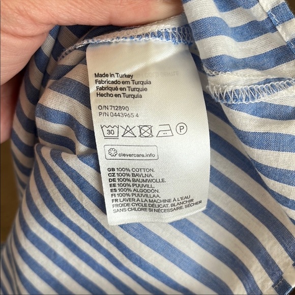 NWOT H&M Top. Striped white and Blue - Picture 4 of 8